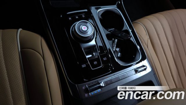 Kia Carnival (IV) Gasoline 9-seater Limousine(Special vehicle) 2022 — фото 9