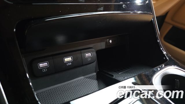 Kia Carnival (IV) Gasoline 9-seater Limousine(Special vehicle) 2022 — фото 26