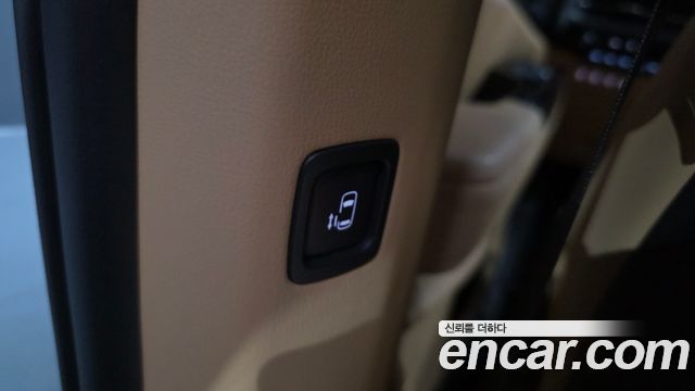 Kia Carnival (IV) Gasoline 9-seater Limousine(Special vehicle) 2022 — фото 29