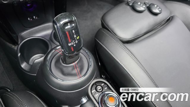 MINI Cooper S 5Door HIGH 3rd 2020 — фото 9