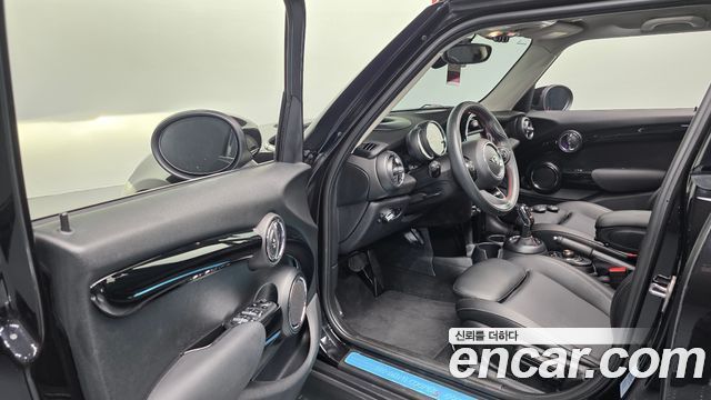 MINI Cooper S 5Door HIGH 3rd 2020 — фото 10