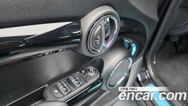 MINI Cooper S 5Door HIGH 3rd 2020 — фото 20