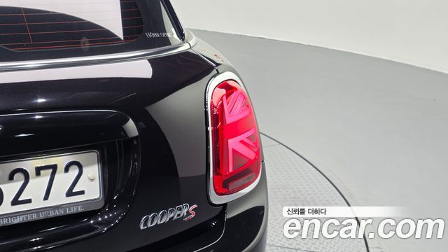 MINI Cooper S 5Door HIGH 3rd 2020 — фото 23