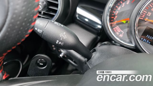MINI Cooper S 5Door HIGH 3rd 2020 — фото 27