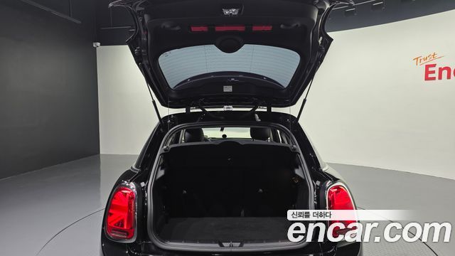 MINI Cooper S 5Door HIGH 3rd 2020 — фото 32