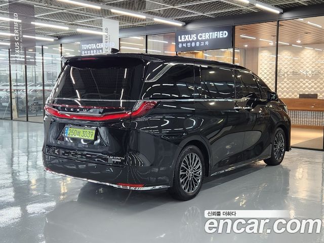 Lexus LM (II) 500h Royal 2025 — фото 2