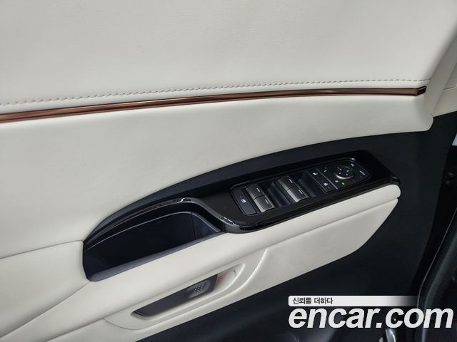 Lexus LM (II) 500h Royal 2025 — фото 21