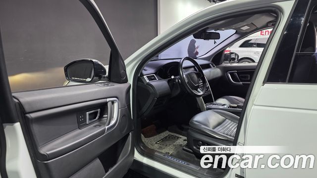 Land Rover Discovery Sport 2.0 TD4 HSE Luxury 2018 — фото 10