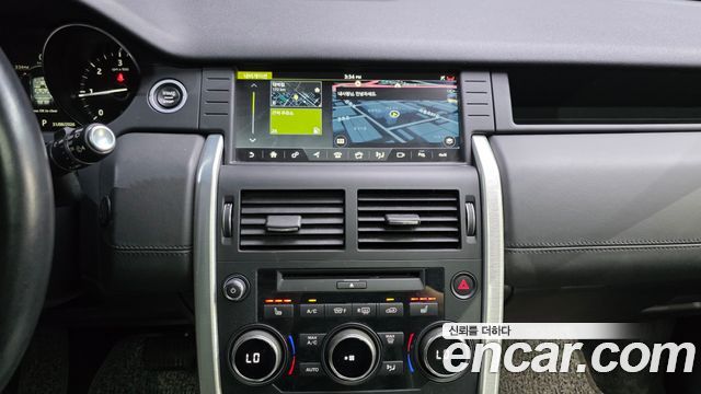 Land Rover Discovery Sport 2.0 TD4 HSE Luxury 2018 — фото 16