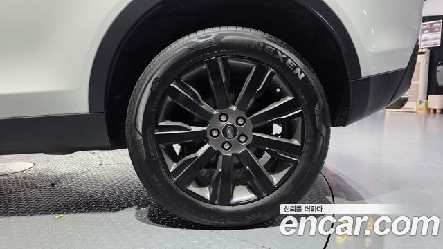 Land Rover Discovery Sport 2.0 TD4 HSE Luxury 2018 — фото 21