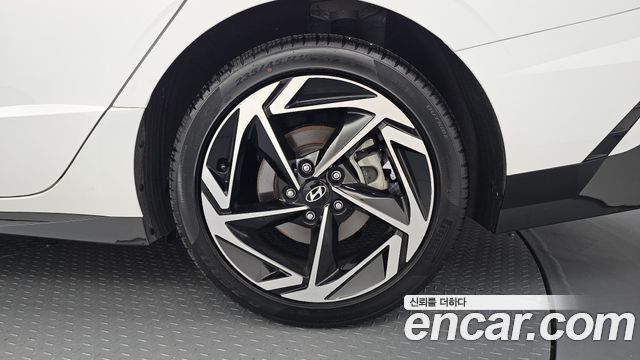 Hyundai Sonata The Edge (DN8) 2.0 Exclusive 2024 — фото 21