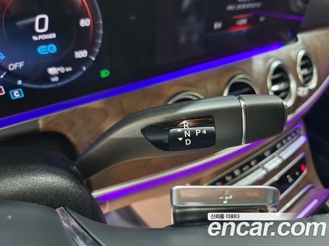 Mercedes-Benz E-Class (W213) E300e 4MATIC Exclusive 2023 — фото 9