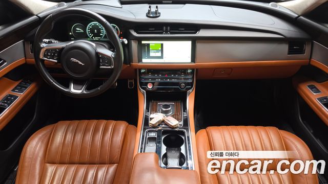 Jaguar XF (X260) 20d Portfolio 2019 — фото 7