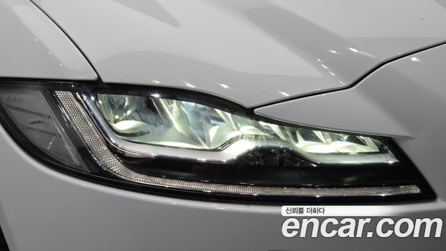 Jaguar XF (X260) 20d Portfolio 2019 — фото 22