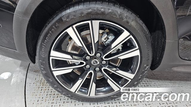 Volvo V60 Cross Country (II) B5 Ultra AWD 2025 — фото 5
