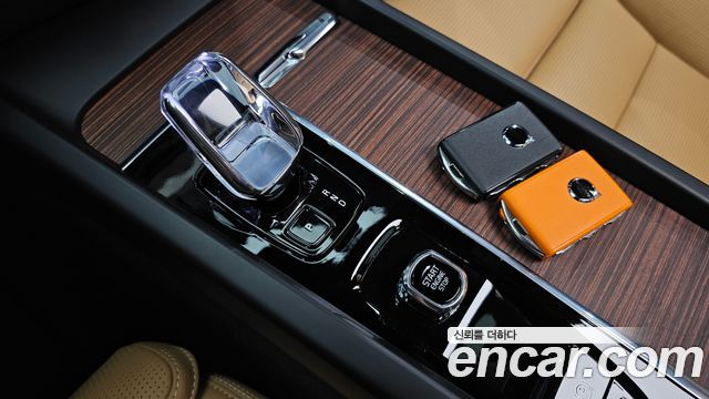 Volvo V60 Cross Country (II) B5 Ultra AWD 2025 — фото 9