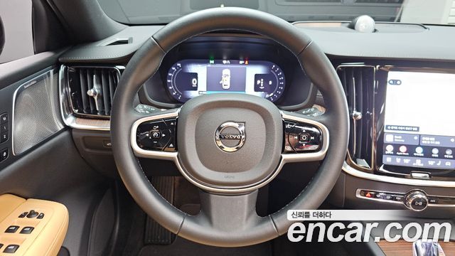 Volvo V60 Cross Country (II) B5 Ultra AWD 2025 — фото 12