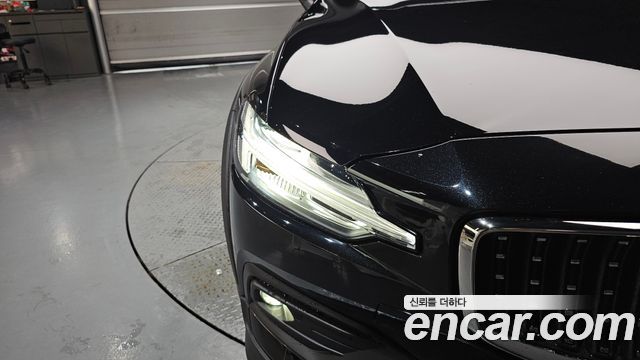 Volvo V60 Cross Country (II) B5 Ultra AWD 2025 — фото 22