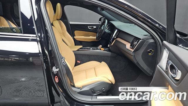 Volvo V60 Cross Country (II) B5 Ultra AWD 2025 — фото 26