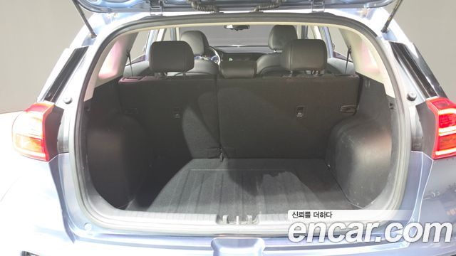 Kia Niro 1.6 HEV Prestige 2020 — фото 17