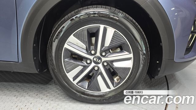 Kia Niro 1.6 HEV Prestige 2020 — фото 21