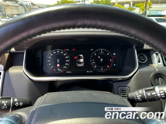 Land Rover Range Rover (IV) 4.4 SDV8 Vogue SE DIESEL 2018 — фото 15