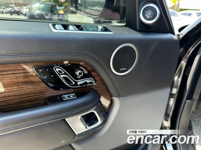 Land Rover Range Rover (IV) 4.4 SDV8 Vogue SE DIESEL 2018 — фото 18