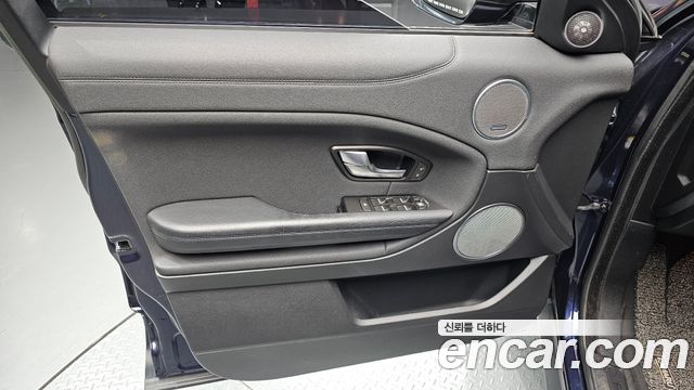 Land Rover Range Rover Evoque 2.0 TD4 SE 2018 — фото 24
