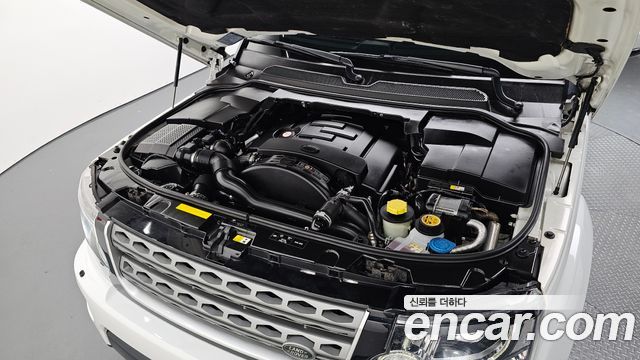 Land Rover Discovery 4 3.0 SDV6 SE 2016 — фото 6