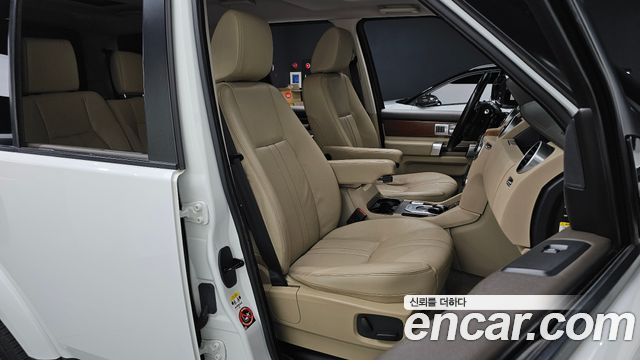 Land Rover Discovery 4 3.0 SDV6 SE 2016 — фото 11