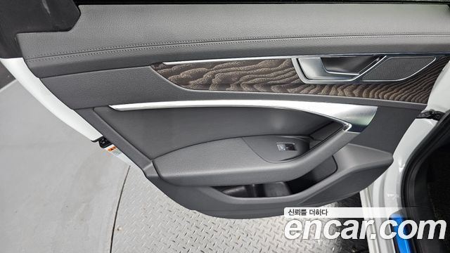 Audi A6 (C8) 45 TFSI Quattro Premium 2021 — фото 25