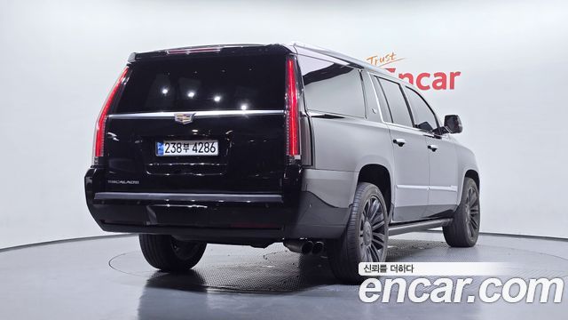 Cadillac Escalade 6.2 ESV 4th 2018 — фото 2