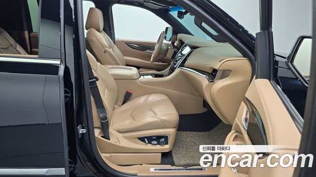 Cadillac Escalade 6.2 ESV 4th 2018 — фото 11