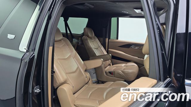 Cadillac Escalade 6.2 ESV 4th 2018 — фото 12