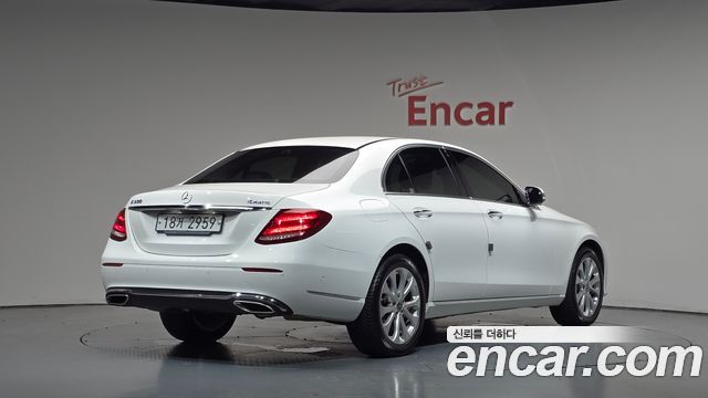 Mercedes-Benz E-Class (W213) E300 4MATIC Exclusive 2019 — фото 2