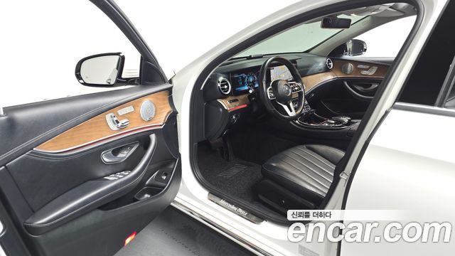 Mercedes-Benz E-Class (W213) E300 4MATIC Exclusive 2019 — фото 10