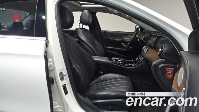 Mercedes-Benz E-Class (W213) E300 4MATIC Exclusive 2019 — фото 11