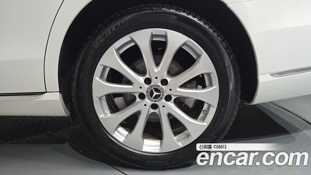 Mercedes-Benz E-Class (W213) E300 4MATIC Exclusive 2019 — фото 21