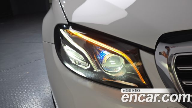 Mercedes-Benz E-Class (W213) E300 4MATIC Exclusive 2019 — фото 22