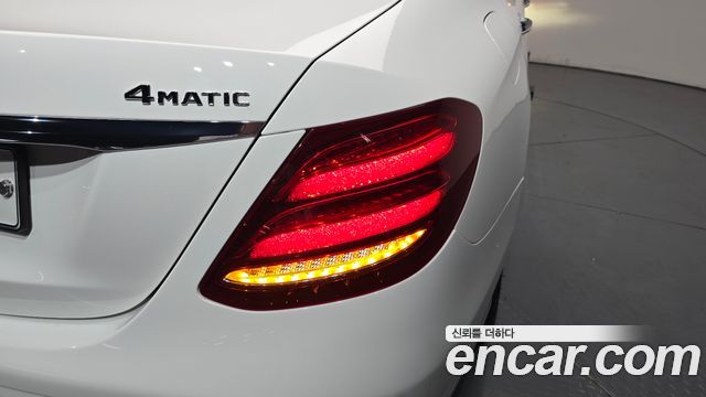 Mercedes-Benz E-Class (W213) E300 4MATIC Exclusive 2019 — фото 23