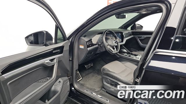 Volkswagen Touareg (III) 3.0 TDI R-Line 2021 — фото 10