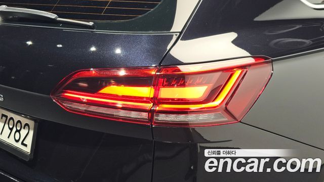 Volkswagen Touareg (III) 3.0 TDI R-Line 2021 — фото 23