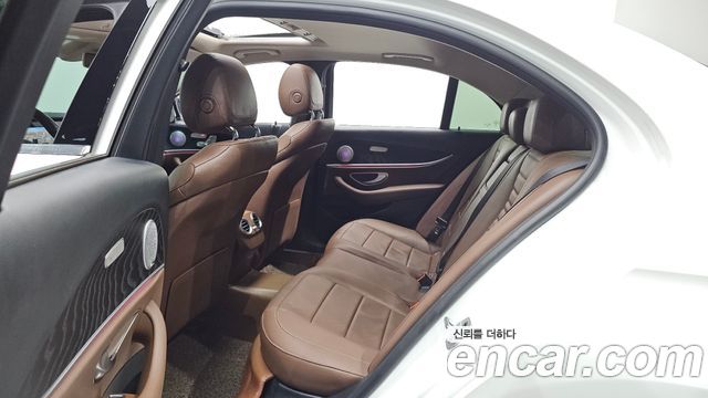 Mercedes-Benz E-Class (W213) E220d Avantgarde 2019 — фото 16