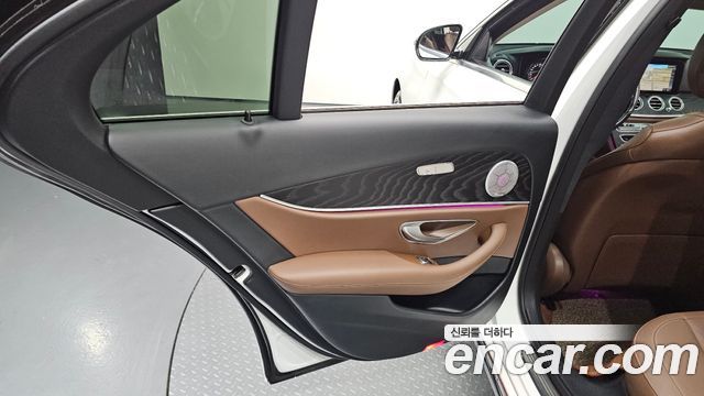 Mercedes-Benz E-Class (W213) E220d Avantgarde 2019 — фото 31