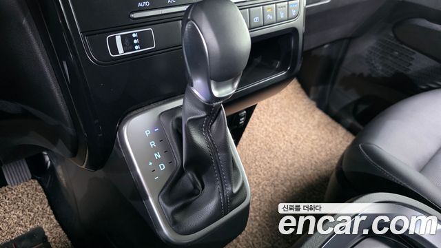 Hyundai Staria HEV 1.6T Cargo 5-Seater Modern 2026 — фото 9