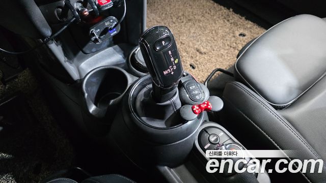 MINI Cooper D 5Door Standard 3rd 2019 — фото 9