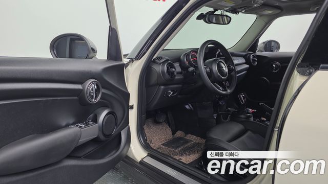 MINI Cooper D 5Door Standard 3rd 2019 — фото 10