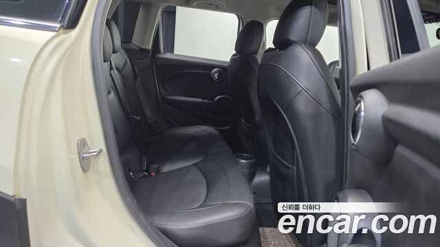 MINI Cooper D 5Door Standard 3rd 2019 — фото 11