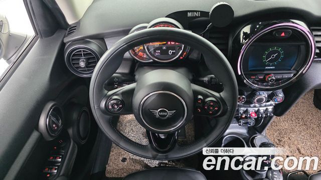 MINI Cooper D 5Door Standard 3rd 2019 — фото 15