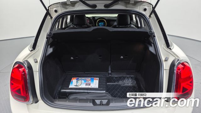 MINI Cooper D 5Door Standard 3rd 2019 — фото 20